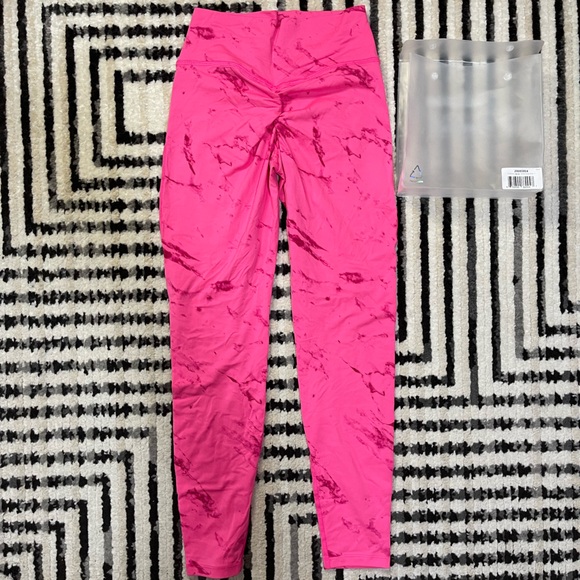 Bombshell Sportswear for marble leggings in cotton candy skies size LARGE NWOT - Picture 5 of 9